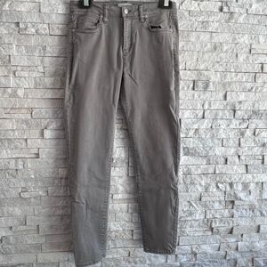 Oat New York Mid-Rise Skinny Jeans in Light Gray - excellent condition